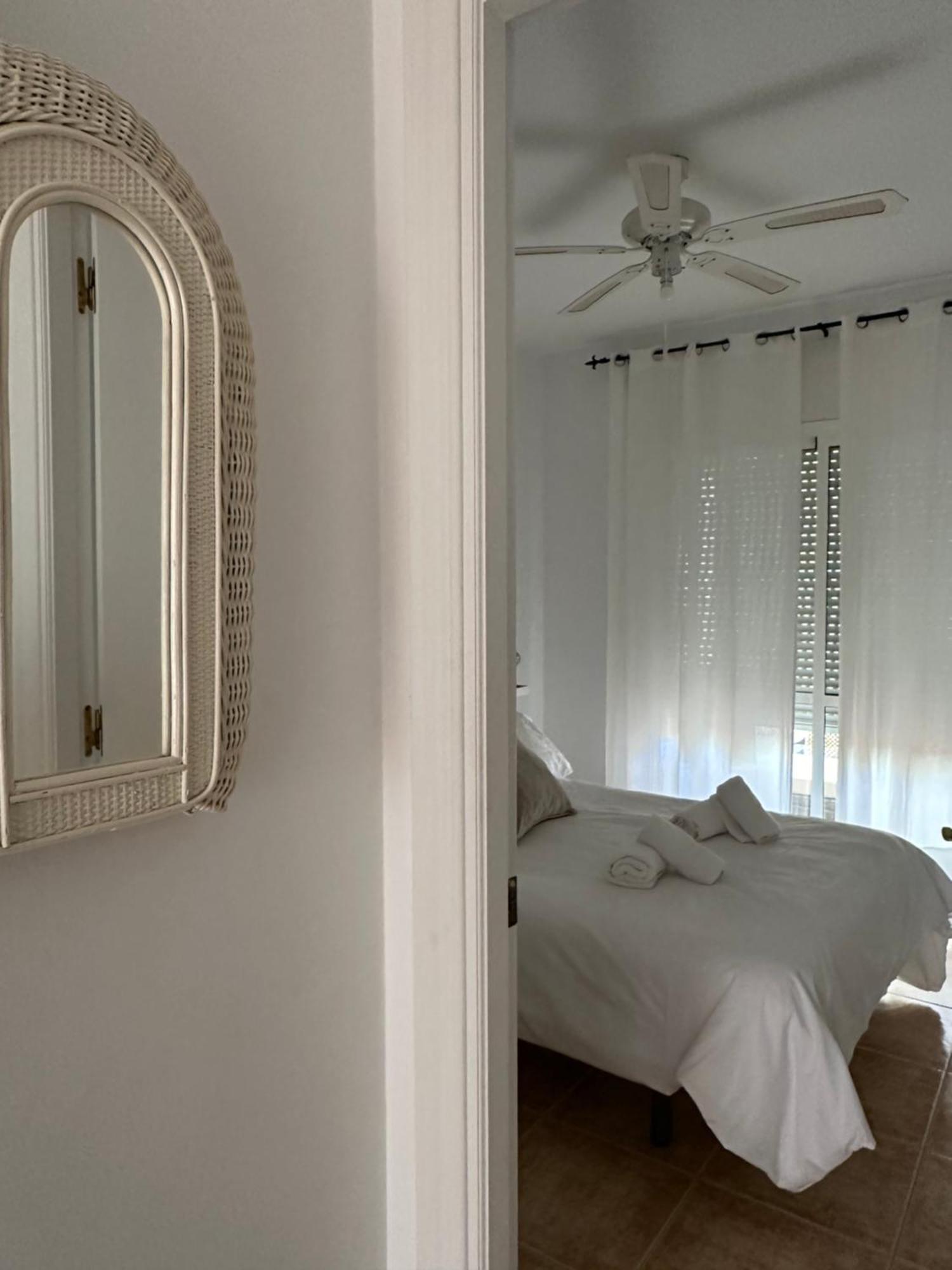 Tiyoweh Apartment Nerja Ngoại thất bức ảnh
